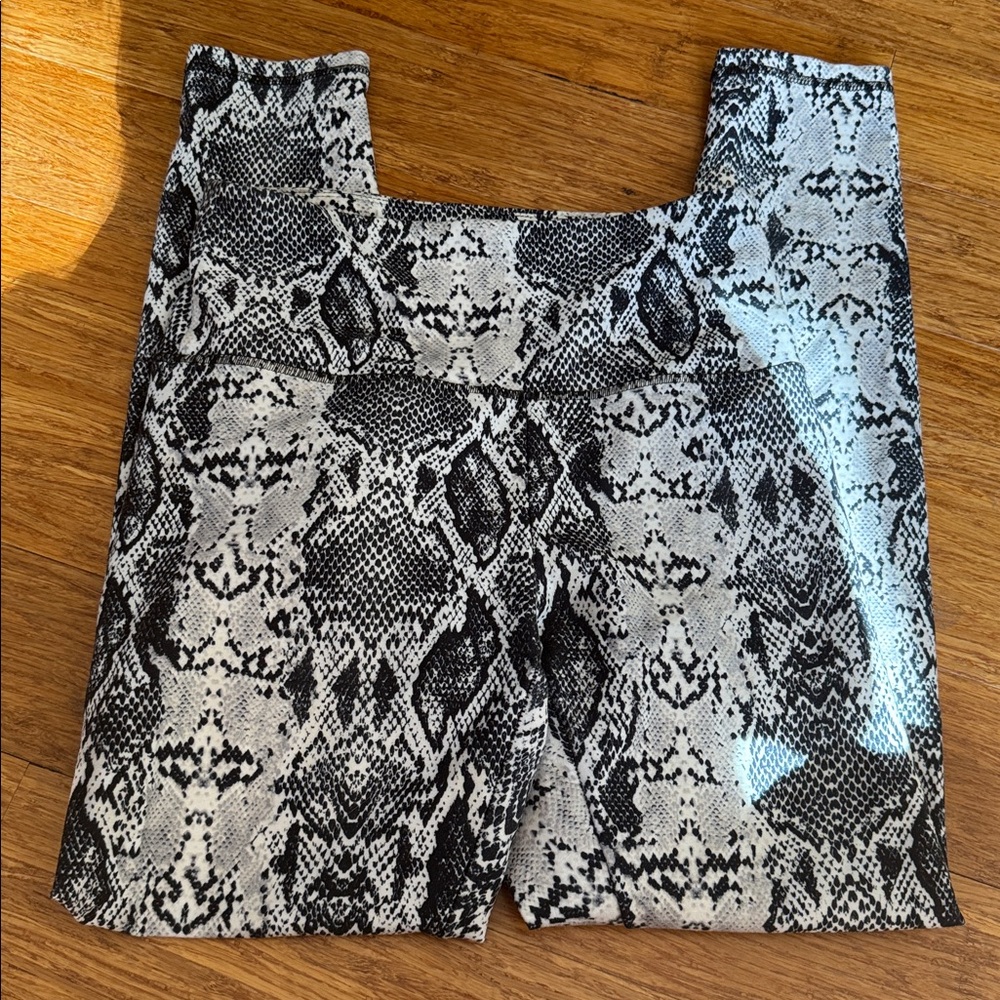 Snakeskin Print Leggings